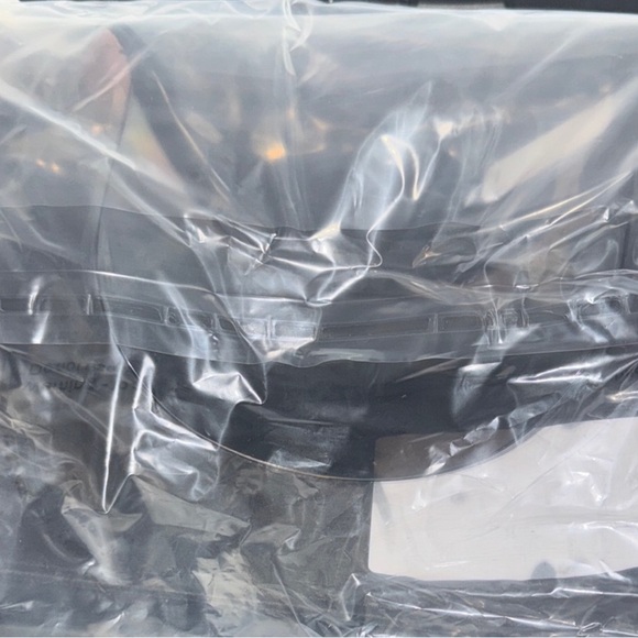 Alo Yoga | Airlift Solar Visor | Smoky Quartz - Picture 3 of 4